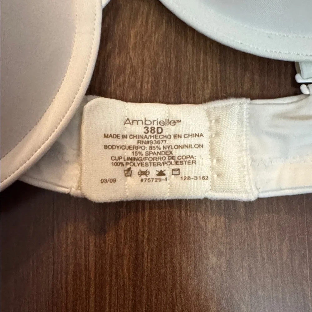 Ambrielle Ivory White Underwire Push Up Women's Bra Size 38D